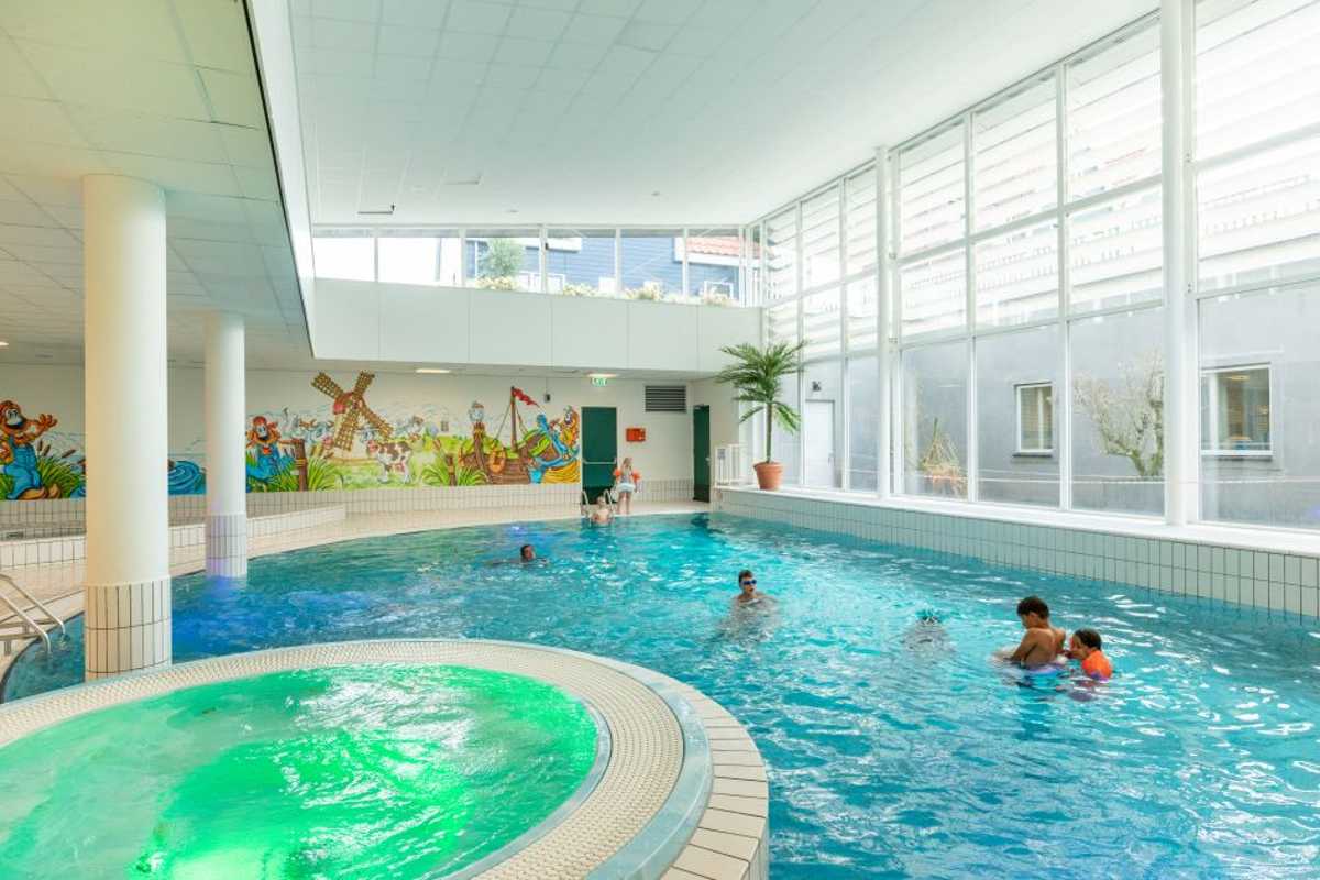 Marinapark Volendam binnenzwembad