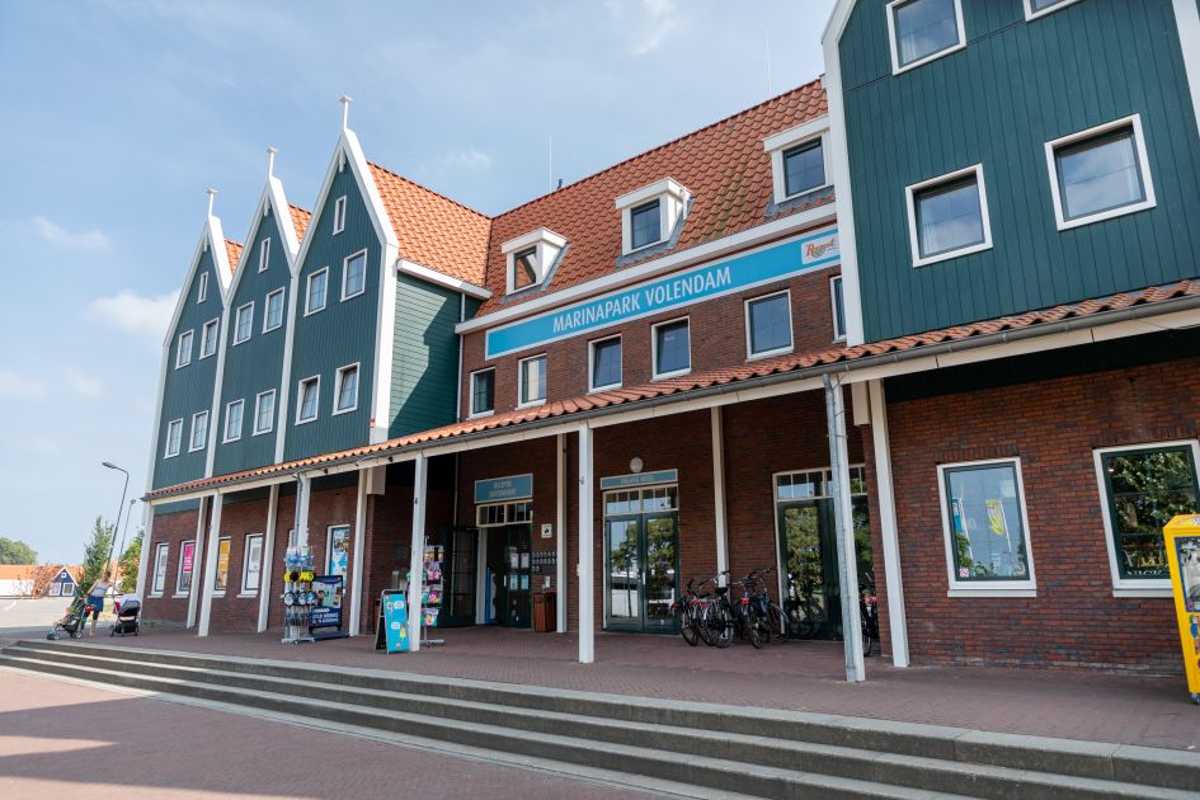 winkeltjes op Marinapark Volendam